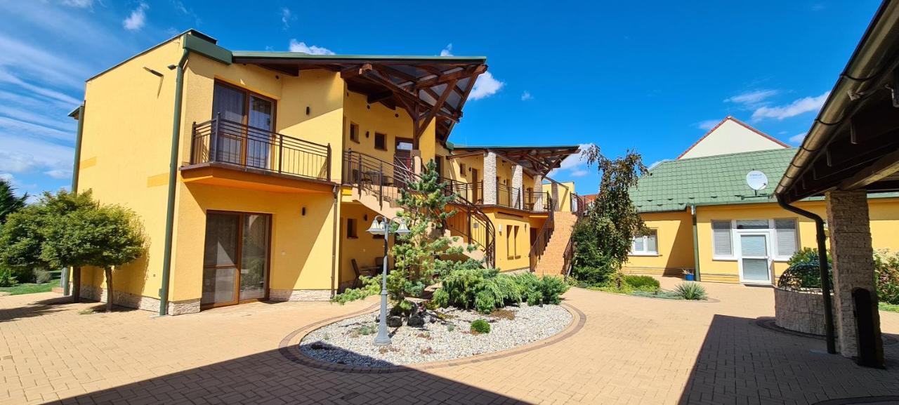 Margareta Penzion Velky Meder Exterior photo